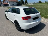 Gebraucht Audi A3 105 PS (77 kW) 2011 Weiß Kleinwagen