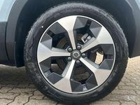 Neu Volvo XC40 Plus 163 PS (119 kW) 2025 Blau SUV