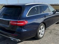 Gebraucht Mercedes E220 Avantgarde 194 PS (142 kW) 2017 Blau Kombi