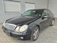 Gebraucht Mercedes E220 Classic 150 PS (110 kW) 2003 Schwarz Limousine