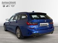 Gebraucht BMW 330e M Sport 292 PS (214 kW) 2022 M portimao blau Kombi