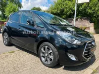 Gebraucht Hyundai ix20 Passion 90 PS (66 kW) 2017 Phantom black Kleinwagen