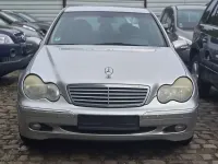 Gebraucht Mercedes C180 143 PS (105 kW) 2003 Brillantsilber  metalliclack Limousine