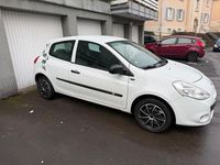 Gebraucht Renault Clio III 75 PS (55 kW) 2012 Weiß Kleinwagen