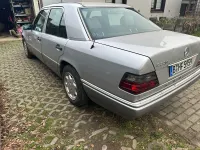 Brugt Mercedes E220 150 HK (110 kW) 1994 Sølv Sedan