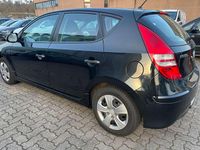 Gebraucht Hyundai i30 Edition 90 PS (66 kW) 2011 Schwarz Kleinwagen
