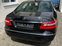 Gebraucht Mercedes E220 Avantgarde 170 PS (125 kW) 2009 Schwarz Limousine