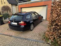 Gebraucht BMW 320 177 PS (130 kW) 2007 Blau Kombi