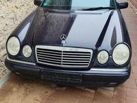 Gebraucht Mercedes E230 Avantgarde 150 PS (110 kW) 1996 Violett Limousine