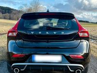 Gebraucht Volvo V40 R-Design 190 PS (139 kW) 2015 Schwarz Limousine