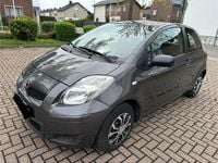Gebraucht Toyota Yaris 69 PS (50 kW) 2009 Grau Kleinwagen