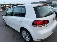 Gebraucht VW Golf VI 122 PS (89 kW) 2011 Weiß Kleinwagen