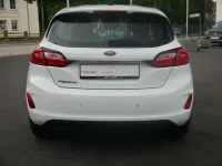Gebraucht Ford Fiesta Cool & Connect 75 PS (55 kW) 2022 Weiß Limousine
