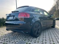 gebraucht Audi A3 8P 2.0FSI Leder / Xenon / 8-Fach / Automatik / Voll! S3