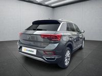 Usado VW T-Roc 110 HP (80 kW) 2023 Cinzento SUV