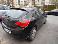 Gebraucht Opel Astra Selection 116 PS (85 kW) 2011 Schwarz Limousine