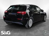 Gebraucht Mercedes A250 160 PS (117 kW) 2021 Unilack nachtschwarz Limousine