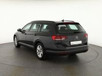 Gebraucht VW Passat 150 PS (110 kW) 2022 Grau Kombi