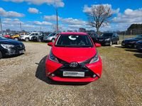 Gebraucht Toyota Aygo X-play 69 PS (50 kW) 2015 Rot Kleinwagen