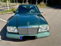 Usata Mercedes E220 150 CV (110 kW) 1994 Verde Berlina