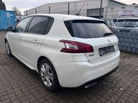 Gebraucht Peugeot 308 Style 131 PS (96 kW) 2016 Weiß Limousine