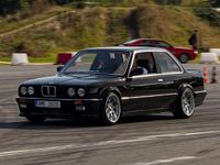 Gebraucht BMW 325 507 PS (372 kW) 1984 Schwarz