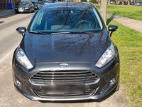 Gebraucht Ford Fiesta Titanium 101 PS (74 kW) 2017 Grau Kleinwagen