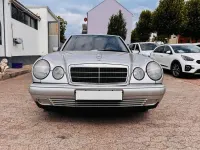 Gebraucht Mercedes 200 122 PS (89 kW) 1993 Grau Limousine