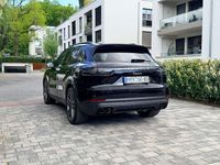 Second-hand Porsche Cayenne 340 CP (250 kW) 2021 Negru SUV