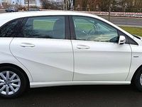 Gebraucht Mercedes 180 122 PS (89 kW) 2012 Weiß Limousine