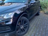 gebraucht VW Touareg 3,0 TDI BMT AHK Luft Pana SHZ vo & hi StandHzg