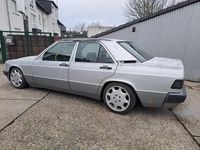 Second-hand Mercedes 190 132 CP (97 kW) 1992 Argintiu Berlinǎ