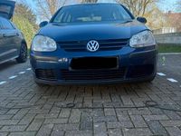 Gebraucht VW Golf V 105 PS (77 kW) 2005 Blau Kleinwagen