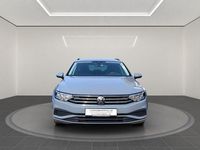 Gebraucht VW Passat Basis 150 PS (110 kW) 2022 Grau Kombi