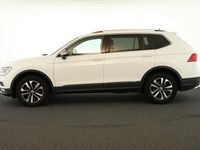 Gebraucht VW Tiguan Allspace Comfortline 150 PS (110 kW) 2021 Pure white SUV