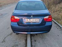Gebraucht BMW 318 143 PS (105 kW) 2007 Blau Limousine