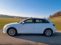 Gebraucht Audi A3 110 PS (80 kW) 2015 Weiß Limousine