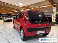 Gebraucht Peugeot 107 Active 68 PS (50 kW) 2013 Rot Kleinwagen