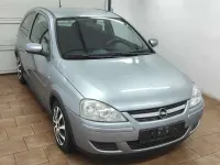 Usado Opel Corsa 80 HP (58 kW) 2005 Prateado Citadino