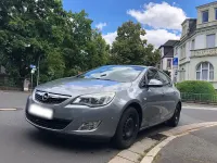 Gebraucht Opel Astra 101 PS (74 kW) 2011 Grau Limousine