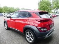 Gebraucht Hyundai Kona Trend 120 PS (88 kW) 2023 Rot SUV