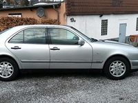 Brugt Mercedes E200 1997 Sølv Sedan