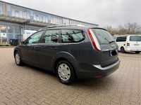 Usata Ford Focus 100 CV (73 kW) 2010 Grigio Station wagon