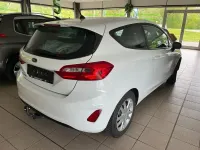 Gebraucht Ford Fiesta Trend 71 PS (52 kW) 2018 Weiß Kleinwagen