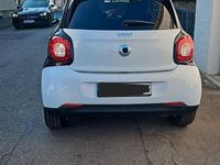 Gebraucht Smart ForFour Basis 90 PS (66 kW) 2019 Weiß Kleinwagen