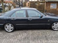 Gebraucht Mercedes E320 220 PS (161 kW) 1995 Blau Limousine