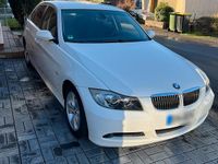 Gebraucht BMW 323 177 PS (130 kW) 2005 Weiß Limousine