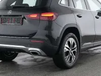 Gebraucht Mercedes GLA200 Progressive 163 PS (119 kW) 2025 Metalliclack kosmosschwarz SUV