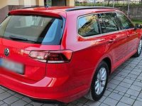 Gebraucht VW Passat 122 PS (89 kW) 2022 Rot Kombi