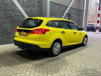 Gebraucht Ford Focus 120 PS (88 kW) 2018 Gelb Kombi